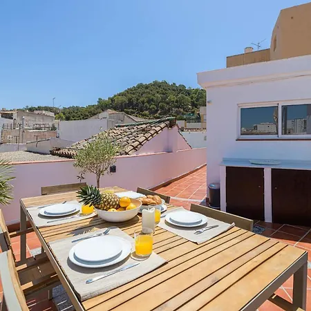 Christina Penthouse In By Solaga Homes Apartament